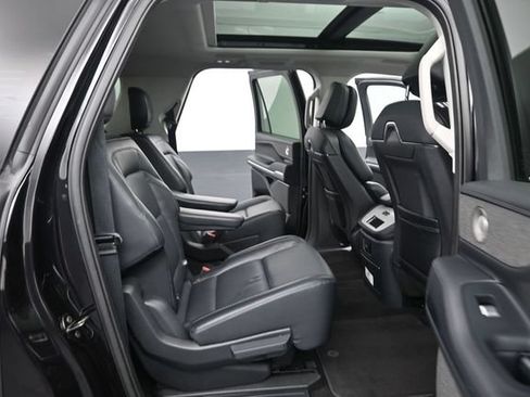 Certified 2025 Lincoln Navigator L Reserve AWD/4WD image 27