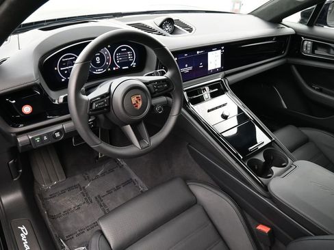 Certified 2026 Porsche Panamera GTS AWD/4WD image 4