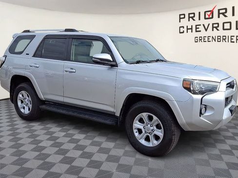 Used 2020 Toyota 4Runner SR5 Premium w/ Moonroof Package image 2