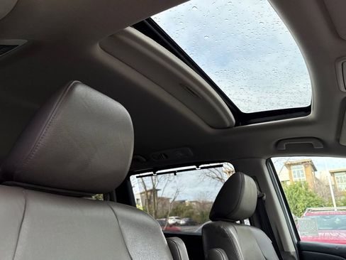 Used 2015 Honda Odyssey EX-L image 18