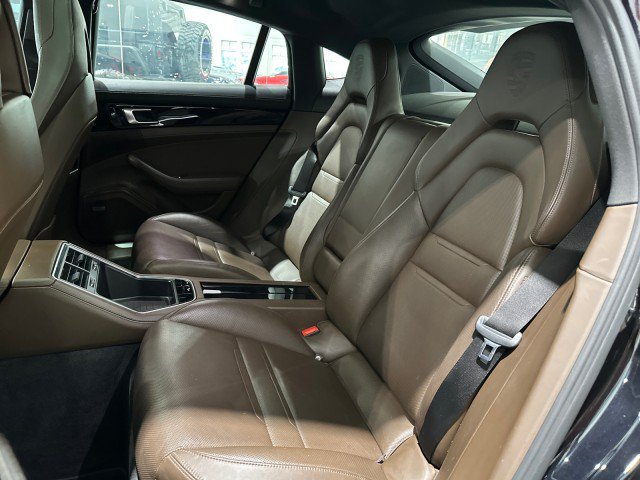 Used 2018 Porsche Panamera 4 AWD/4WD image 33