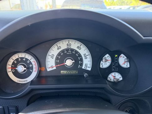 Used 2011 Toyota FJ Cruiser 4WD w/ Upgrade Pkg image 16