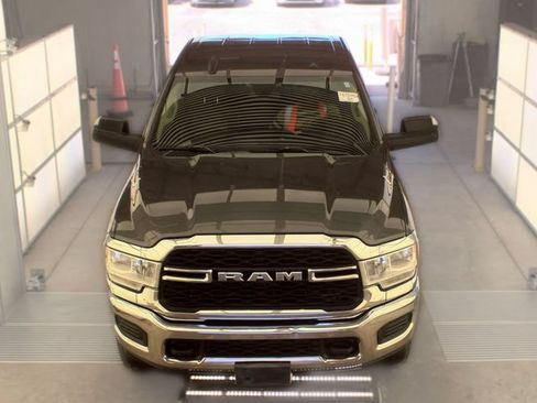 Used 2020 RAM 2500 Tradesman w/ Chrome Appearance Group AWD/4WD image 2