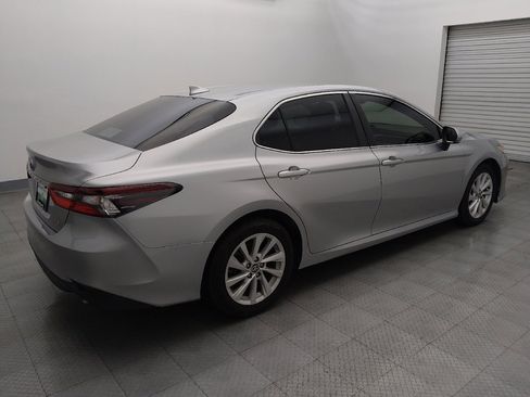 Used 2021 Toyota Camry LE image 10