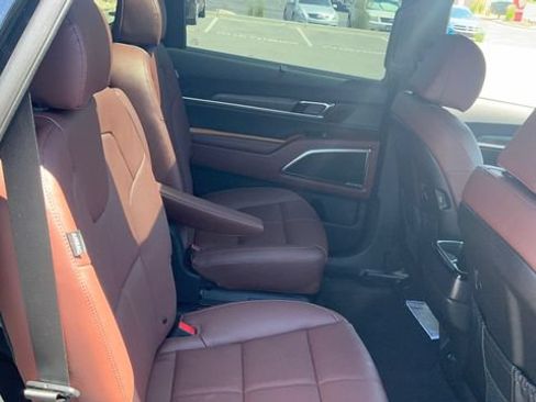 Used 2025 Kia Telluride SX w/ SX Captain's Chair Package AWD/4WD image 25