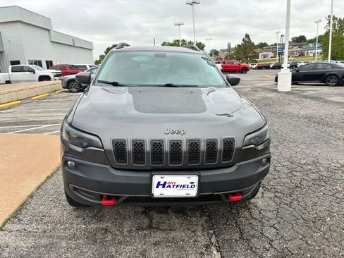 Used 2019 Jeep Cherokee Trailhawk AWD/4WD image 3