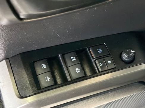 Used 2023 Toyota Tacoma SR5 w/ Technology Package image 15