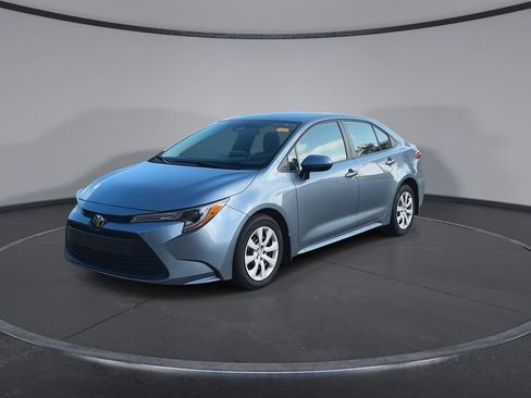 Certified 2026 Toyota Corolla LE FWD image 4