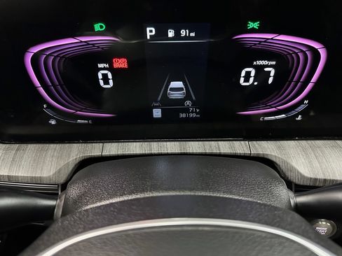 Used 2024 Kia Telluride EX w/ EX Captain's Chair Package AWD/4WD image 28