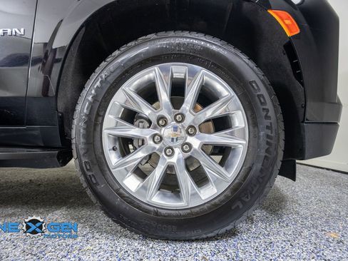 Used 2023 Chevrolet Suburban Premier AWD/4WD image 44