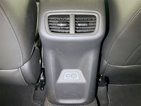 Used 2023 Buick Envision Preferred image 23