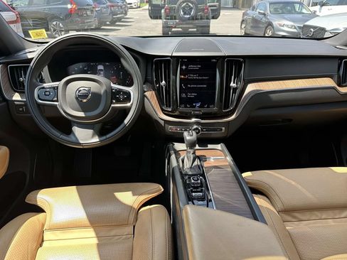 Used 2021 Volvo XC60 T5 Inscription w/ Climate Package AWD/4WD image 11
