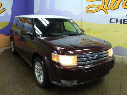 Used 2009 Ford Flex SEL image 2