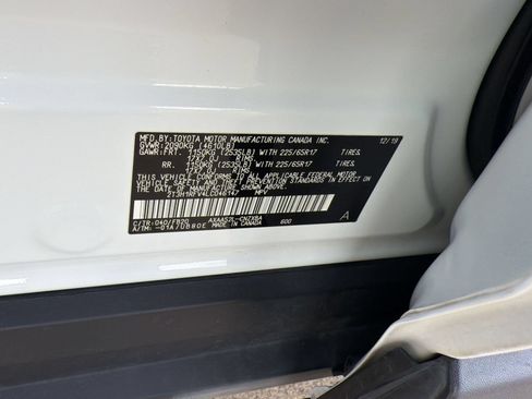 Used 2020 Toyota RAV4 LE FWD image 23