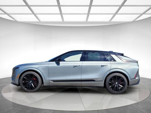 New 2026 Cadillac Lyriq V AWD/4WD image 8