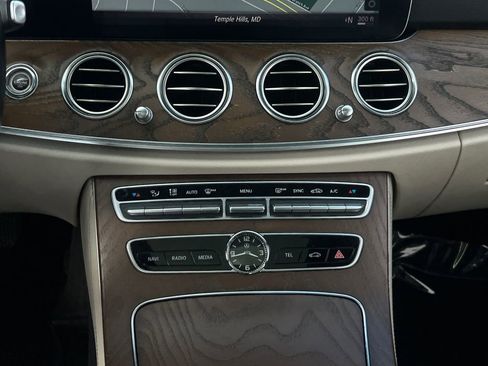 Used 2019 Mercedes-Benz E 300 image 26