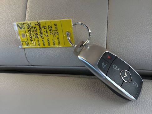 Used 2023 Mercedes-Benz CLA 250 4MATIC image 32