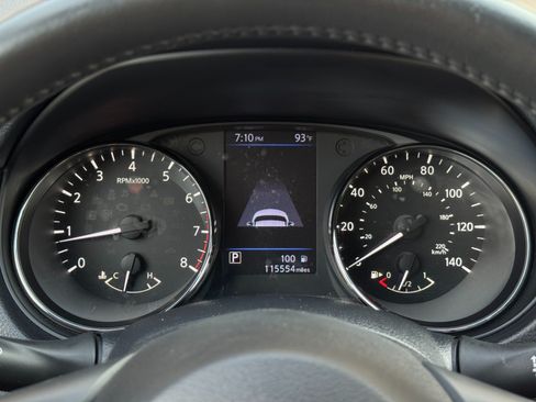 Used 2018 Nissan Rogue SV w/ Premium Package AWD/4WD image 19