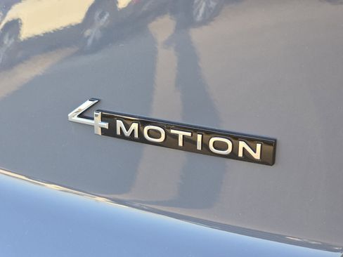 New 2026 Volkswagen Atlas Cross Sport SEL Premium R-Line image 11