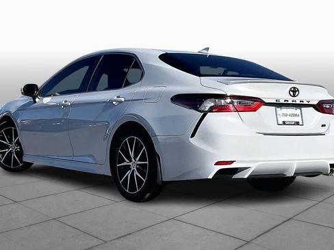 Used 2022 Toyota Camry SE image 11