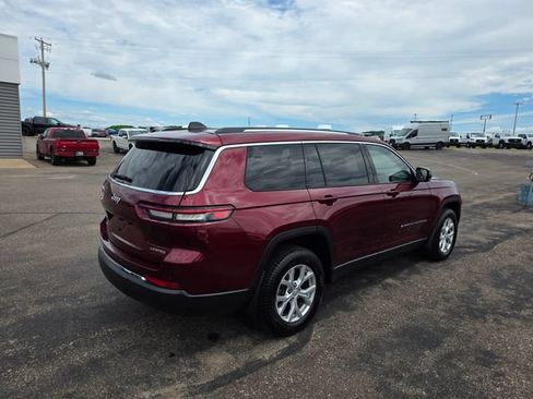 Used 2023 Jeep Grand Cherokee L Limited w/ Luxury Tech Group II AWD/4WD image 8