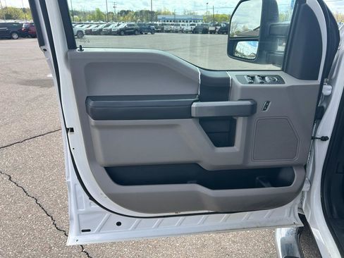 Used 2015 Ford F150 XLT AWD/4WD image 14