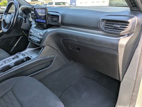 Used 2020 Ford Explorer XLT w/ Comfort Package AWD/4WD image 26