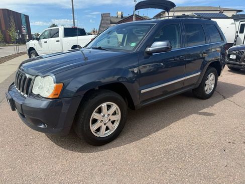 Used 2009 Jeep Grand Cherokee Limited w/ Trailer Tow Group IV AWD/4WD image 8