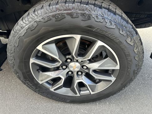 Used 2023 Chevrolet Silverado 1500 LT image 33