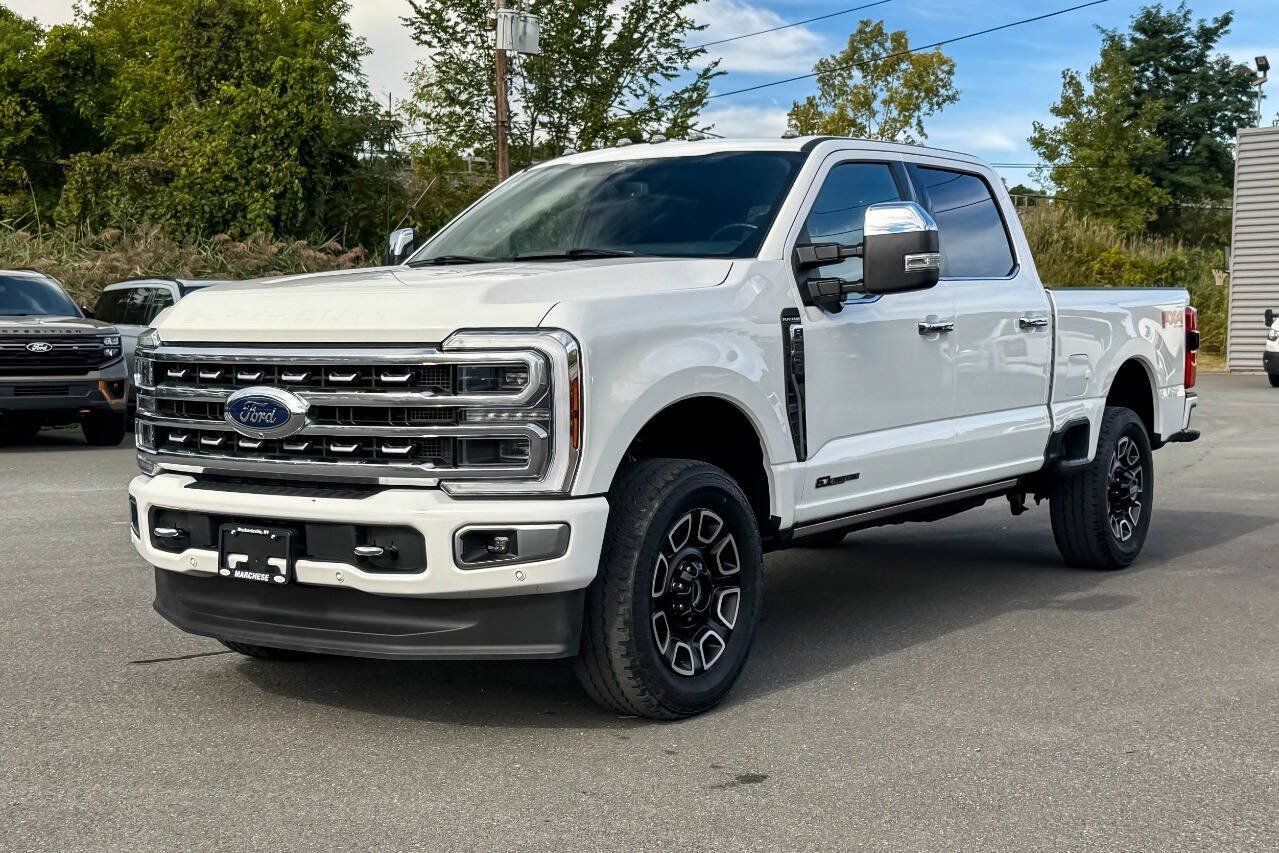 Used 2024 Ford F250 Platinum w/ FX4 Off-Road Package AWD/4WD image 7