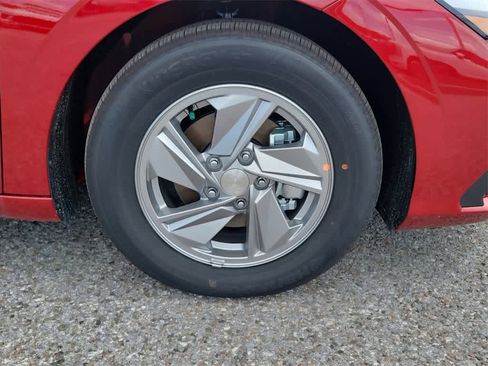 New 2025 Hyundai Elantra SE image 5