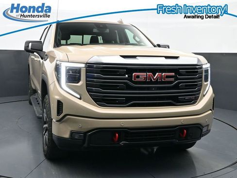 Used 2023 GMC Sierra 1500 AT4 w/ AT4 Preferred Package AWD/4WD image 1