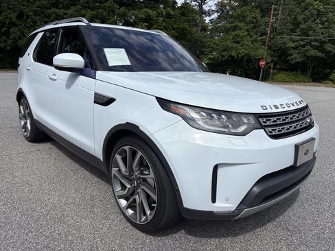 Used 2017 Land Rover Discovery HSE AWD/4WD image 2
