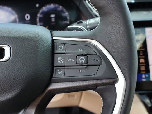 New 2026 Jeep Grand Cherokee L Limited w/ Luxury Tech Group II AWD/4WD image 19