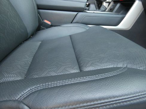 Used 2025 Toyota Tundra Limited AWD/4WD image 35