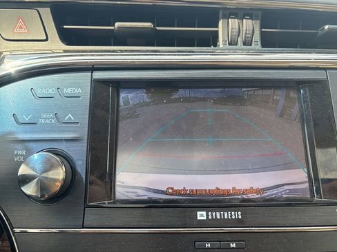 Used 2013 Toyota Avalon Limited FWD image 22