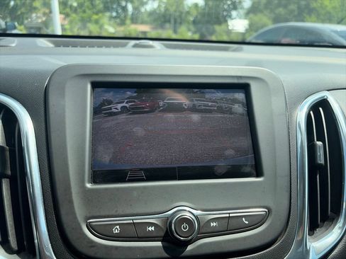 Used 2023 Chevrolet Equinox LT FWD image 19