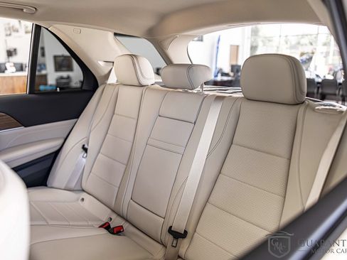 Used 2025 Mercedes-Benz GLE 450e 4MATIC w/ Driver Assistance Package image 34