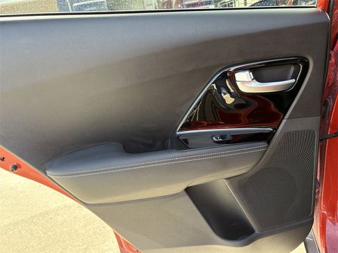 Used 2022 Kia Niro Touring Special Edition image 23