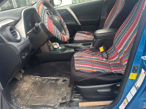 Used 2018 Toyota RAV4 LE w/ All Weather Liner Package image 19