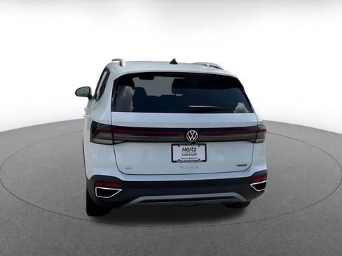 Used 2026 Volkswagen Taos SE AWD/4WD image 12