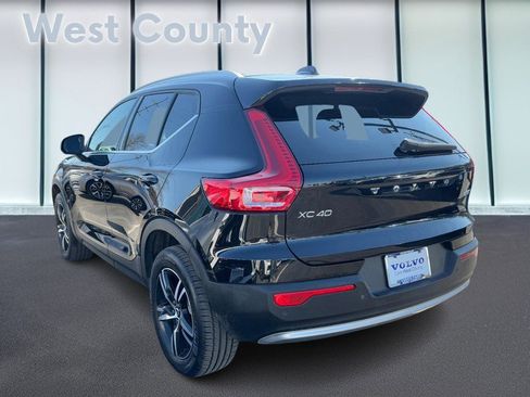 Certified 2025 Volvo XC40 B5 Core image 7