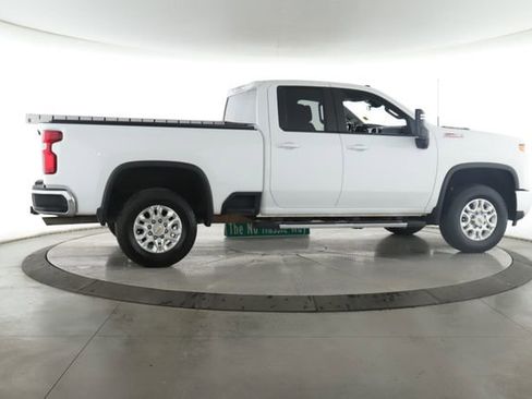 Used 2024 Chevrolet Silverado 2500 LT w/ Convenience Package AWD/4WD image 10