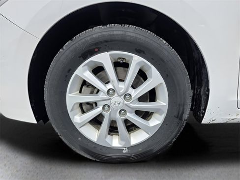Used 2018 Hyundai Accent SEL image 11