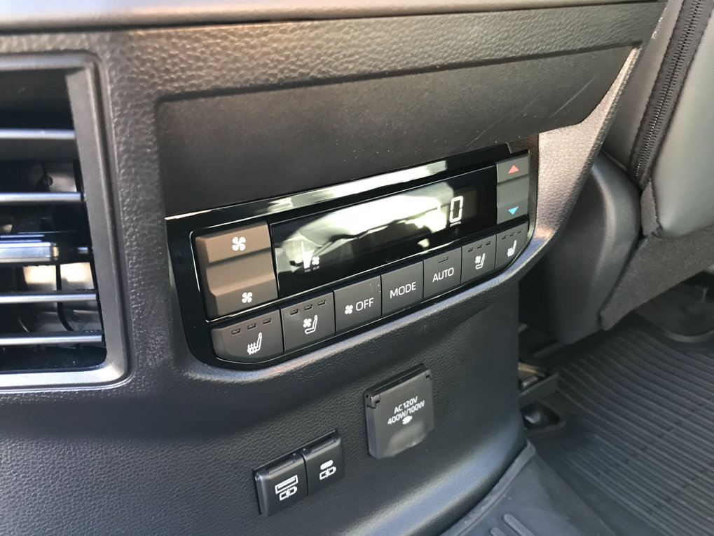 Certified 2025 Toyota Sequoia Platinum AWD/4WD image 26