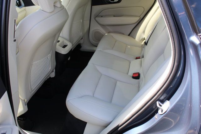 Certified 2024 Volvo XC60 B5 Plus w/ Climate Package AWD/4WD image 15