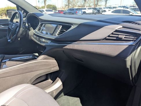 Used 2024 Buick Enclave Premium image 32