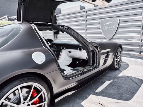Used 2012 Mercedes-Benz SLS AMG Coupe image 35