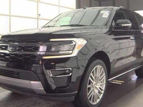 Used 2024 Ford Expedition Limited image 1