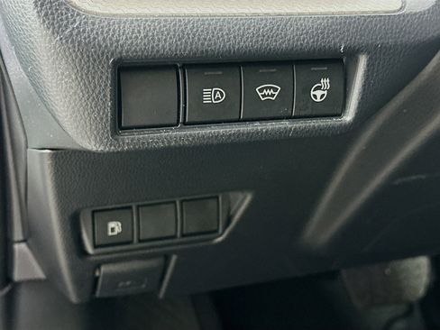 Used 2024 Toyota Prius XLE image 17